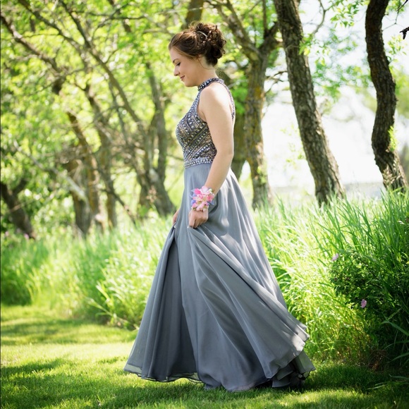 Prom / grad dress - Picture 3 of 15